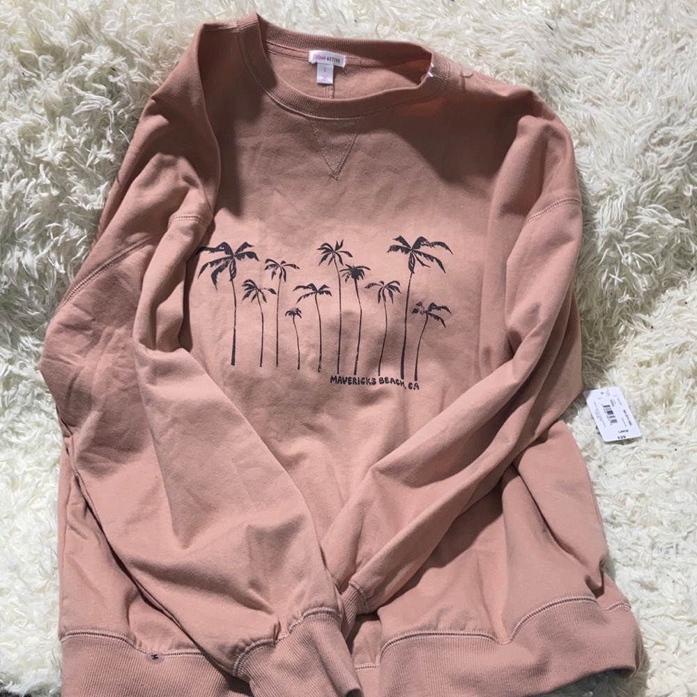 Tan crew neck sweatshirt
